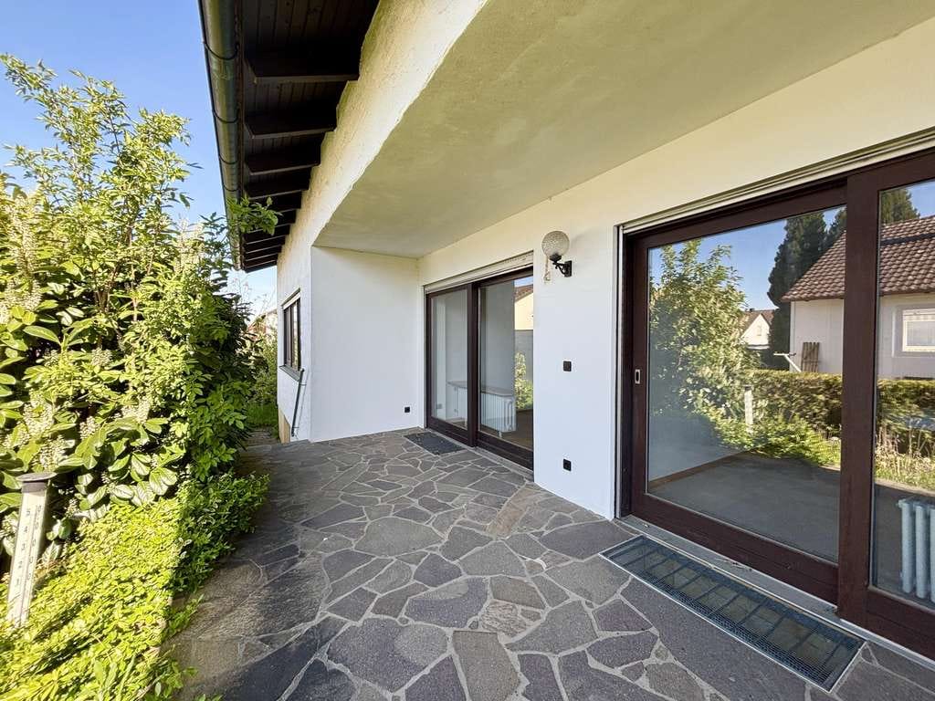 Immobilie in Kösching - Ihr neues Zuhause: Bungalow mit Terrasse, Garten und Ausbaureserve - Bild 2