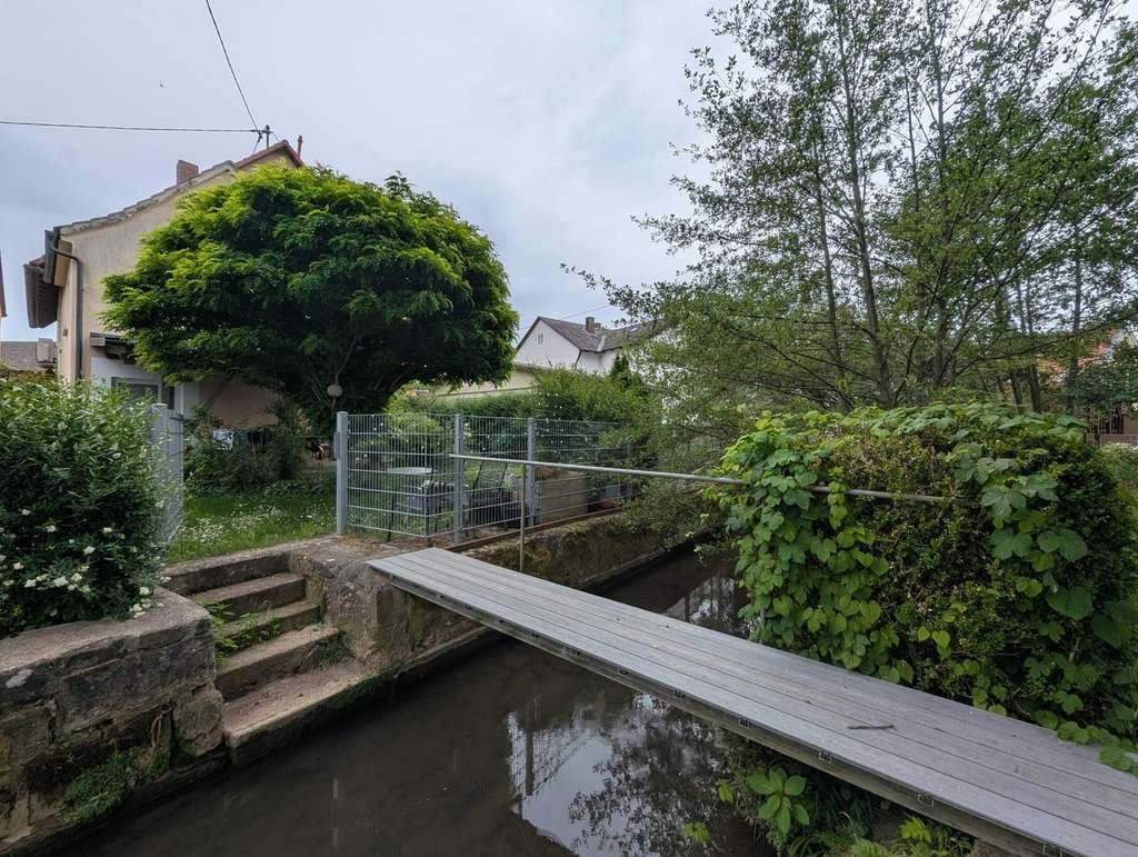 Immobilie in Thurnau - Modernisierte Doppelhaushälfte mit liebevollem Garten, Bachzugang und Doppelgarage in Hutschdorf - Bild 1