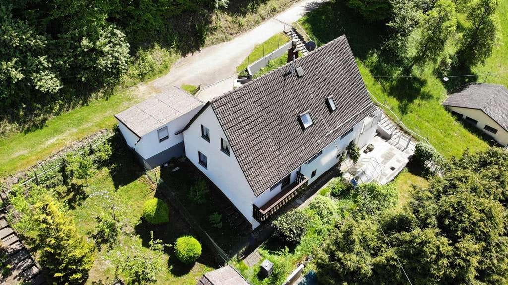 Immobilie in Bopfingen - Freiraum für Ihre Träume: Solides Einfamilienhaus mit viel Potenzial - Bild 2
