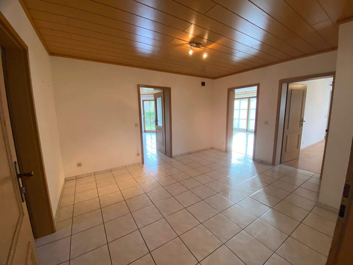 Immobilie in Fellheim - Dein Traum - Dein Glück - Dein Zuhause ? Geräumiges Zweifamilienhaus in naturnaher Umgebung in Fellheim - flexibel nutzbar - Bild 4