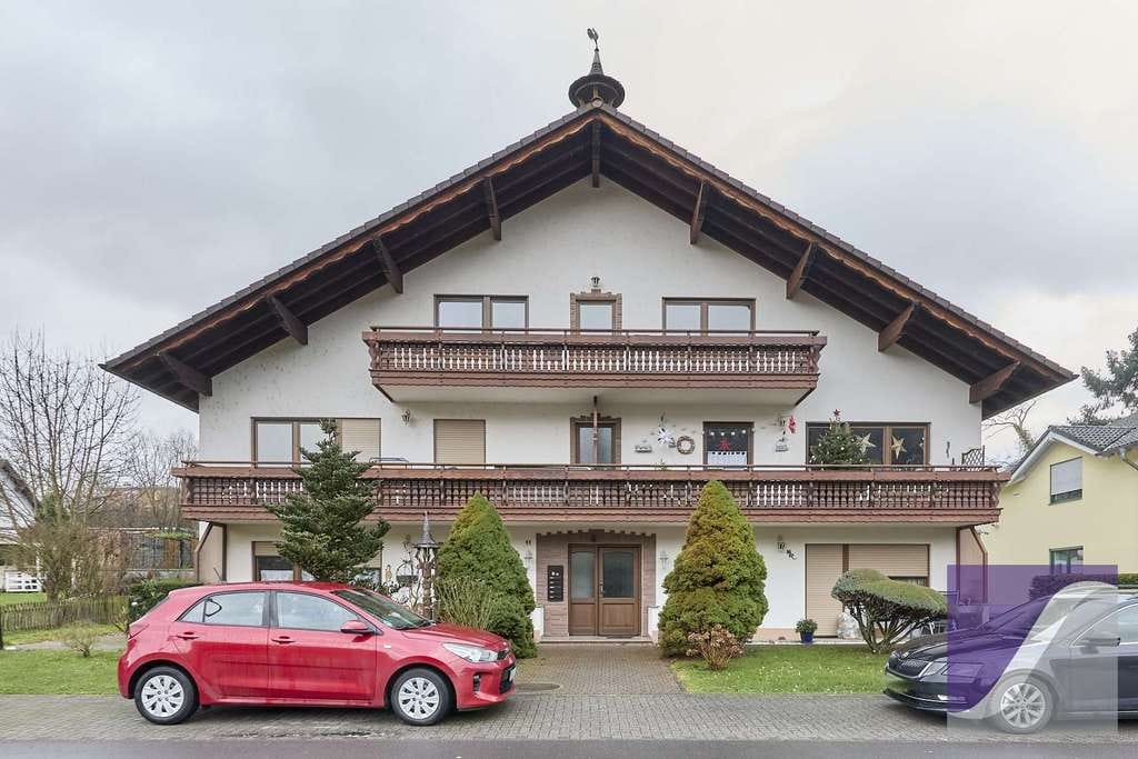 Immobilie in Bernkastel-Kues - Zeltingen-Rachtig: 3-Zi.-Wohnung mit Moselblick und Garage - Bild 1