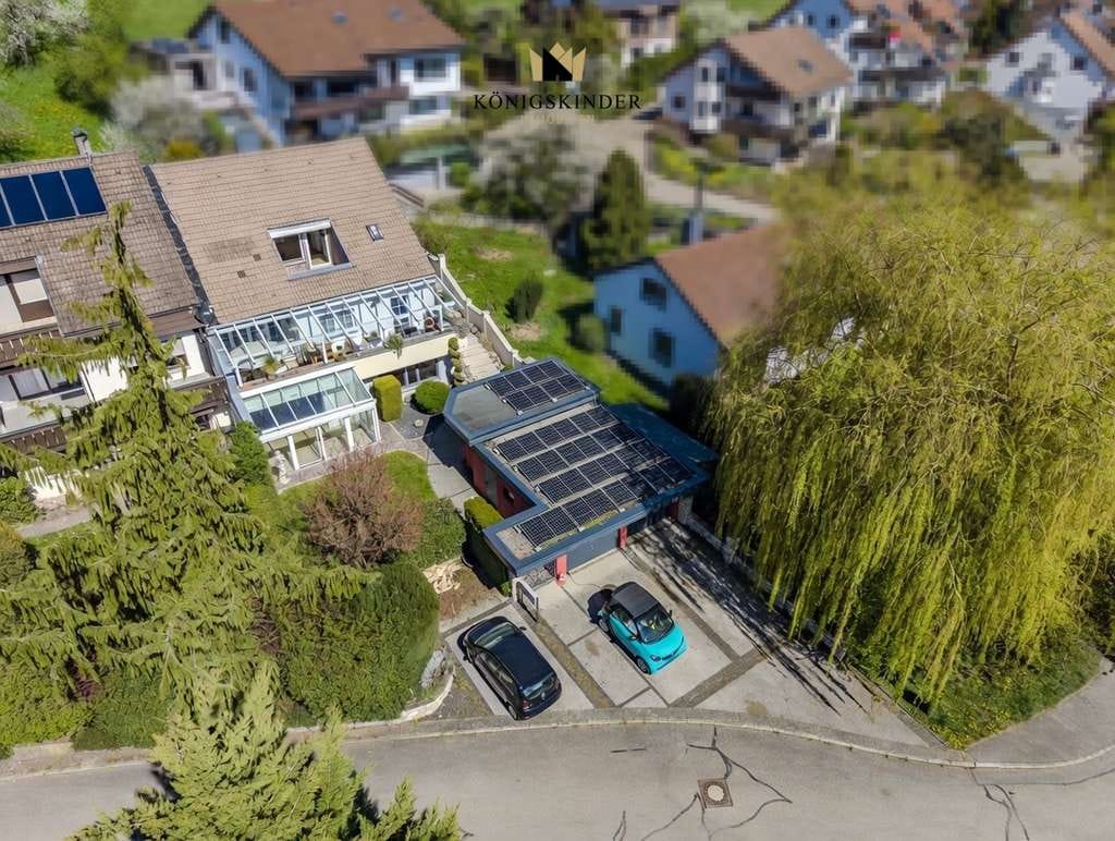 Immobilie in Ebersbach an der Fils - Wohnen mit Weitblick: Exklusives Mehrfamilienhaus mit 3 Einheiten, Wintergarten & Traumterrassen - Bild 0