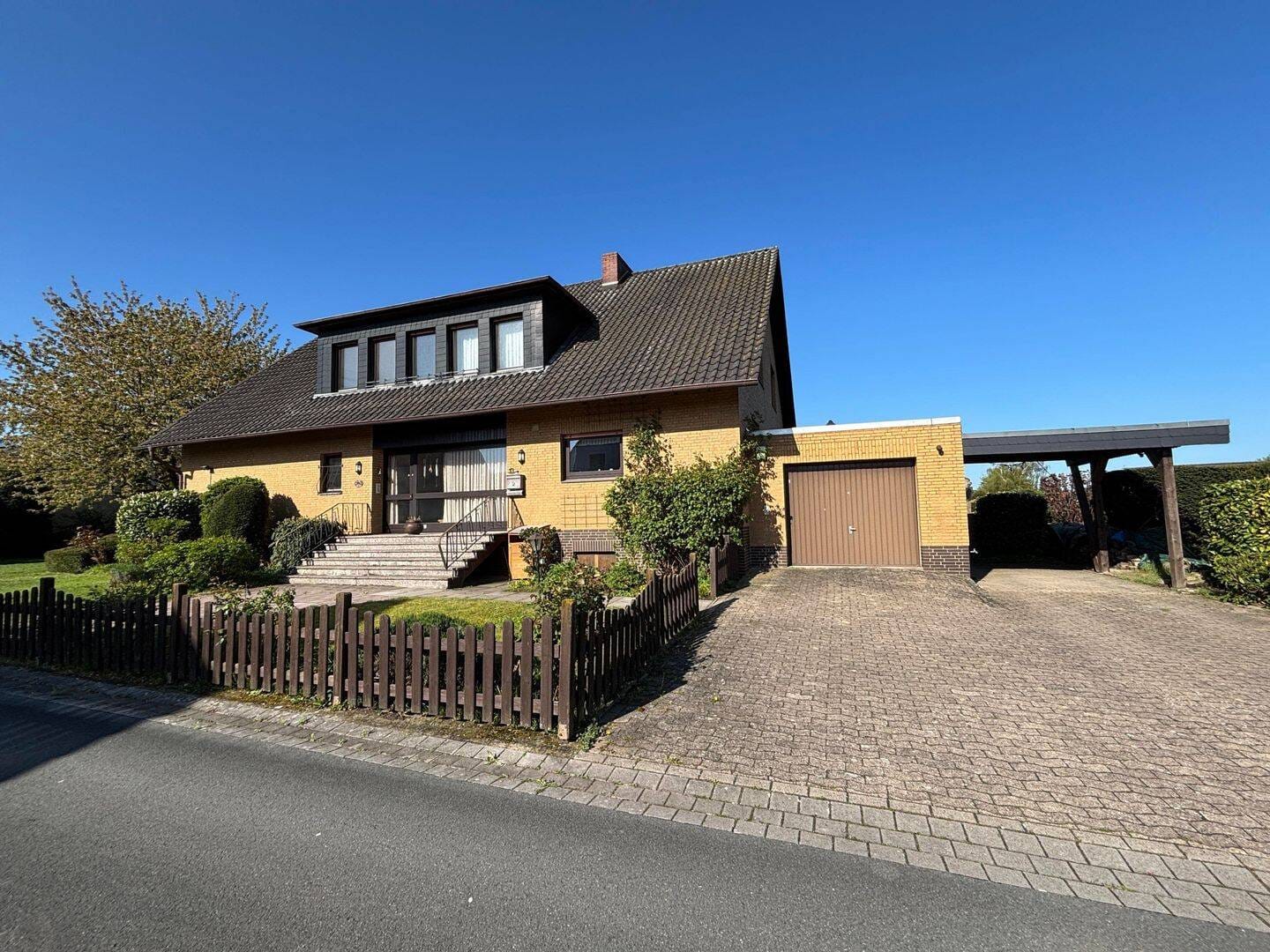 Immobilie in Stemwede - Familienfreundliches Haus mit Pool und Sauna - Bild 1