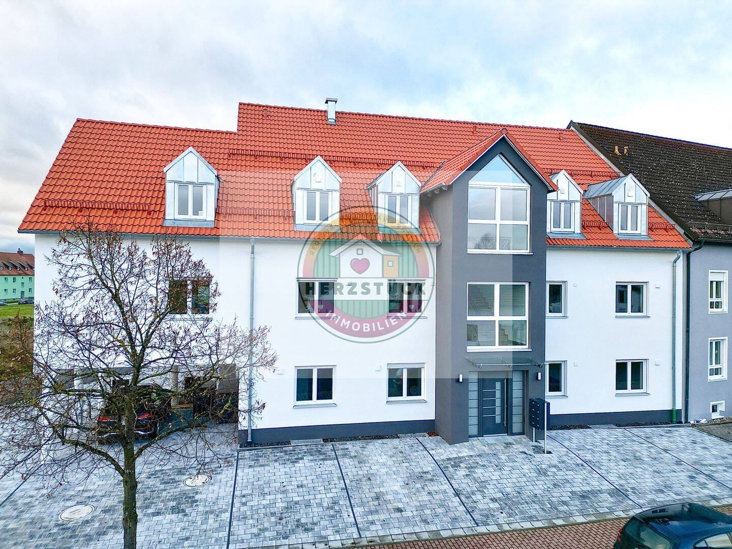 Immobilie in Waidhaus - Stilvolle Neubauwohnung mit Balkon & hochwertiger Ausstattung - KfW-40 | Provisionsfrei - Bild 0