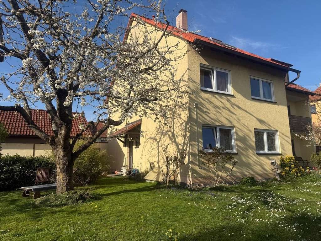 Immobilie in Rothenburg ob der Tauber - Doppelhaushälfte mit großem Grundstück in Rothenburg ob der Tauber - Bild 1