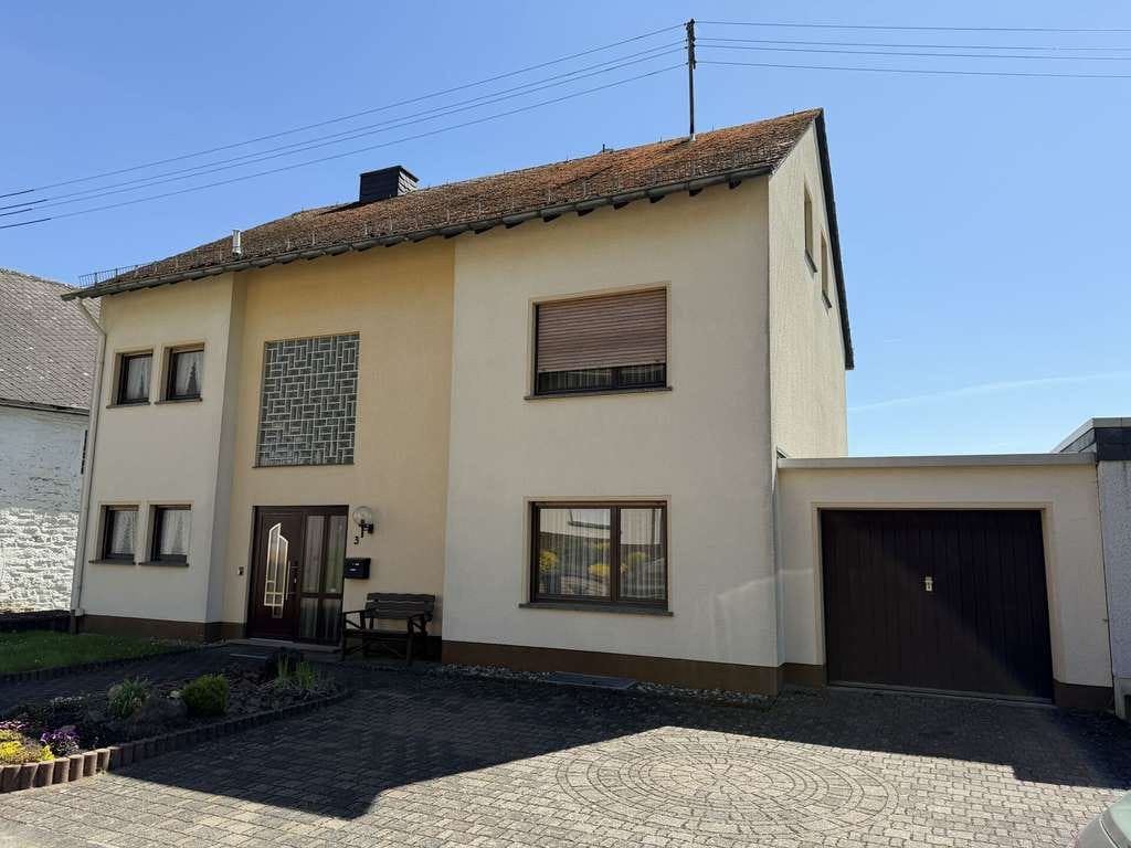 Immobilie in Nörtershausen - Großzügiges Einfamilienhaus mit ELW in ruhiger Lage von Nörtershausen – viel Platz, viel Potenzial - Bild 1