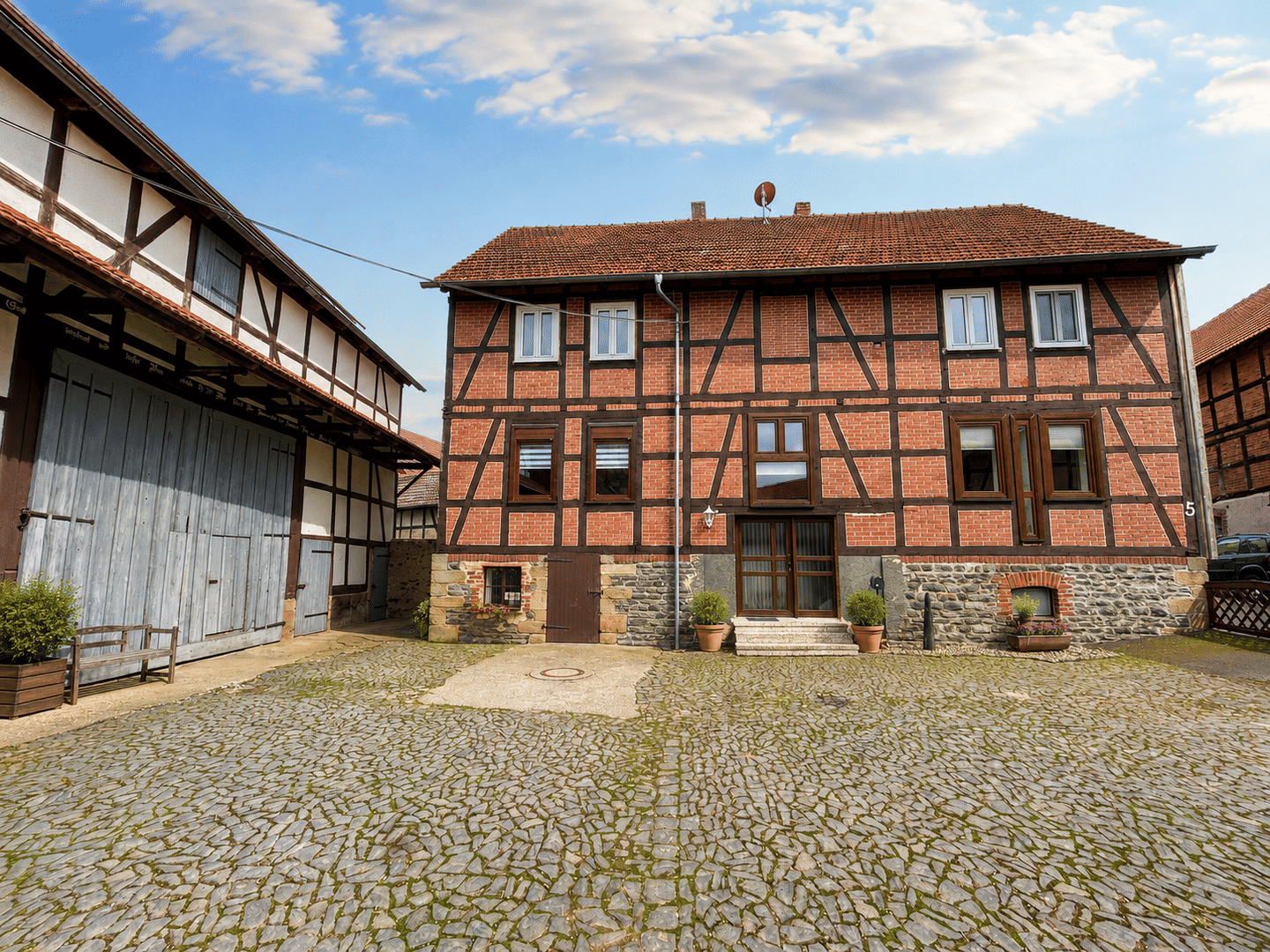 Immobilie in Frielendorf - FACHWERK-ROMANTIK TRIFFT NATURIDYLL - PERFEKTE RUHE DIREKT AM ORTSRAND! KEINE KÄUFERPROVISION! - Bild 0