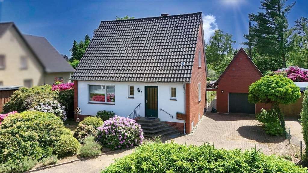 Immobilie in Wietze - Ruhig gelegenes Einfamilienhaus mit Potenzial und großzügigem Grundstück - Bild 0