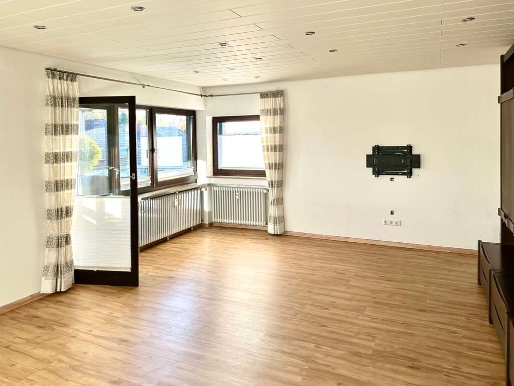 Immobilie in Ellwangen (Jagst) - Ausreichend Platz für Ihre Familie! - Bild 2