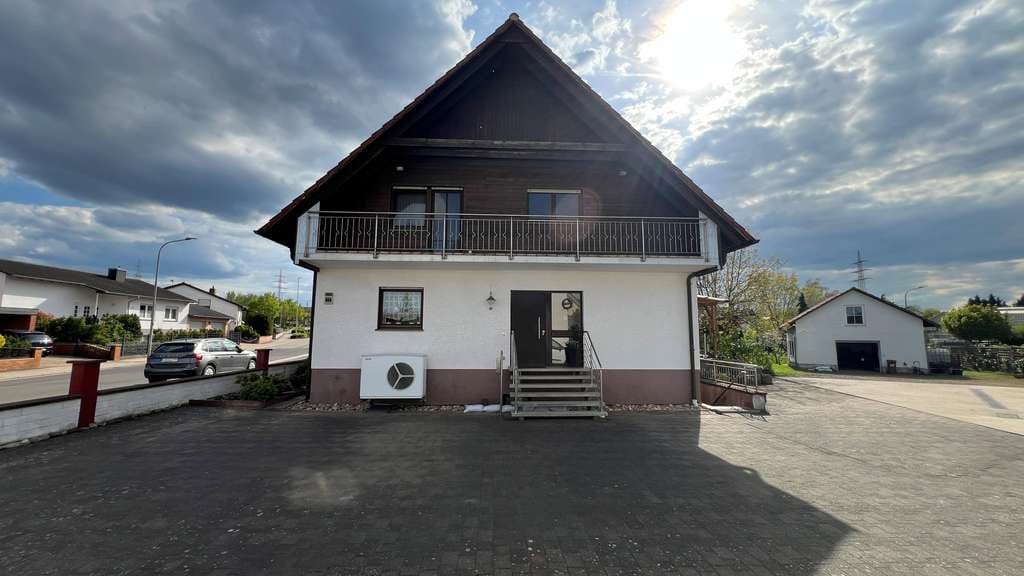 Immobilie in Göllheim - Kombi Chance!
Hochwertiges Einfamilienhaus plus voll vermietetes Zweifamilienhaus - Bild 4