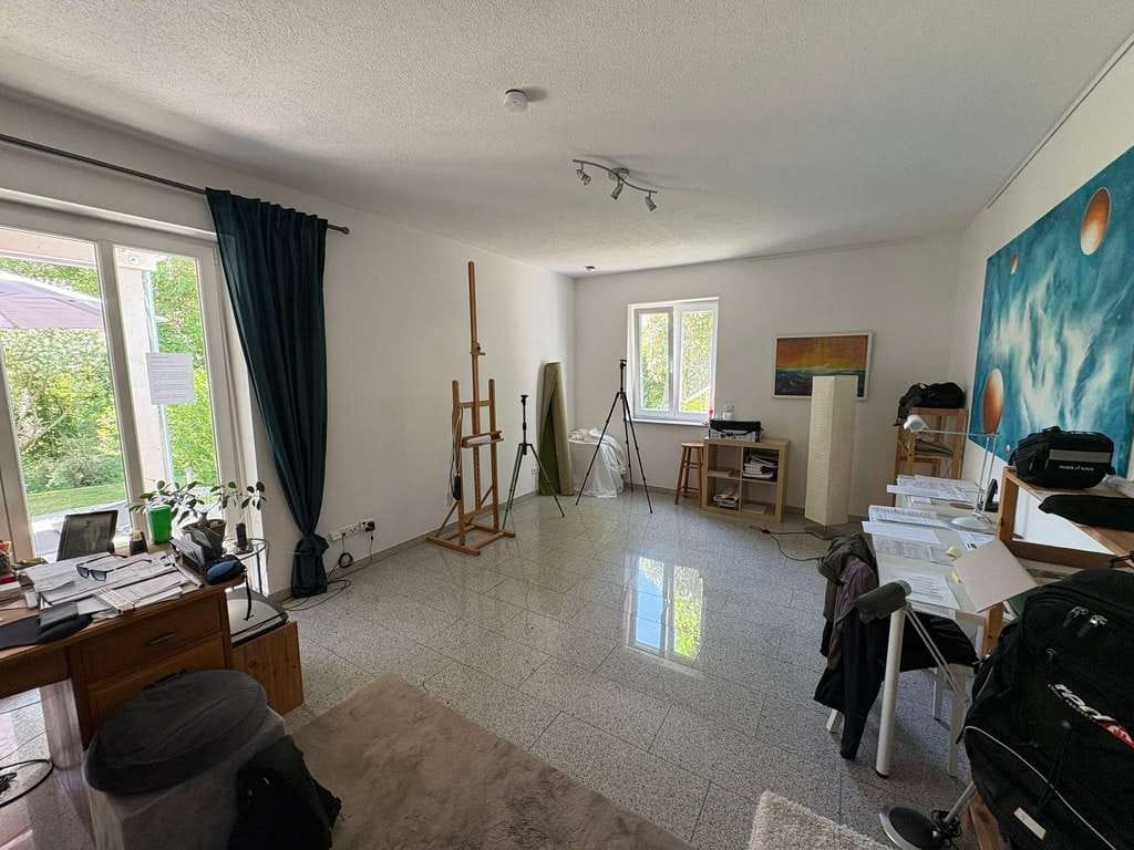 Immobilie in Wiesenttal - Hochwertiges Einfamilienhaus mit Atelier, Garagengebäude und angrenzender Naturfläche - Bild 1