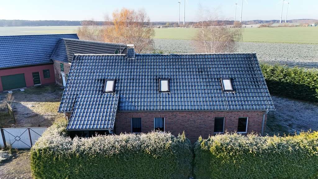 Immobilie in Wusterhausen/Dosse - Einfamilienhaus in Segeletz – Wohnen zwischen Ruhe & Zugang - Bild 0