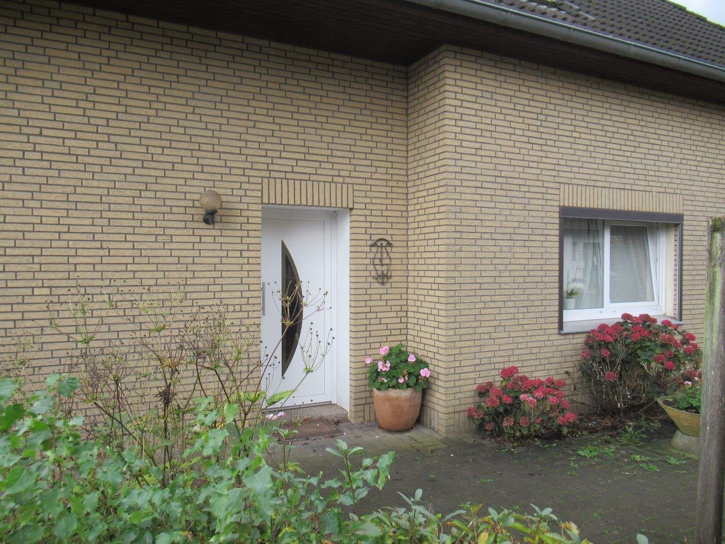 Immobilie in Weyhe - Anleger/Selbstnutzer! Weyhe Dreye solides 2 Fam. Haus inkl. 2 Grundstücke - Bild 2