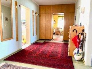 Immobilie in Gaimersheim - Sehr großzügige EG-Wohnung mit viel Potenzial, pflegeleichter Garten, Garage mit Kfz.-Reparaturgrube, Keller - frei ab sofort - Bild 2