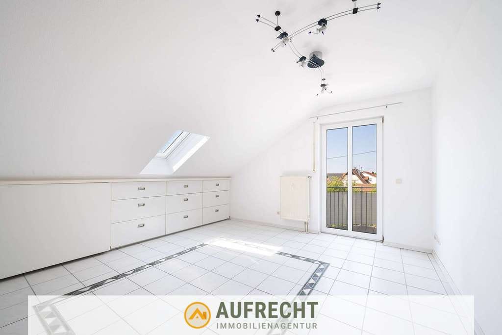 Immobilie in Vierkirchen - A U F R E C H T °RUHIG & NATURNAH° geräumige 2-Zi.-Eigentumswohnung mit sonnigem Balkon - Bild 2