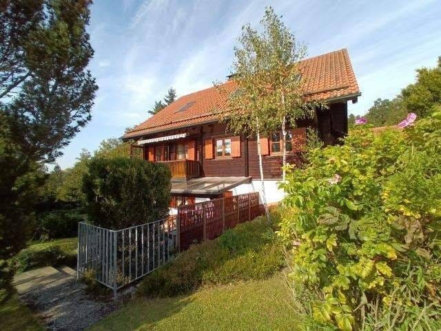 Immobilie in Bayerbach b. Ergoldsbach - Ländliches Domizil mit Einliegerwohnung und herrlichem  Grundstück in ruhiger Lage - Bild 1