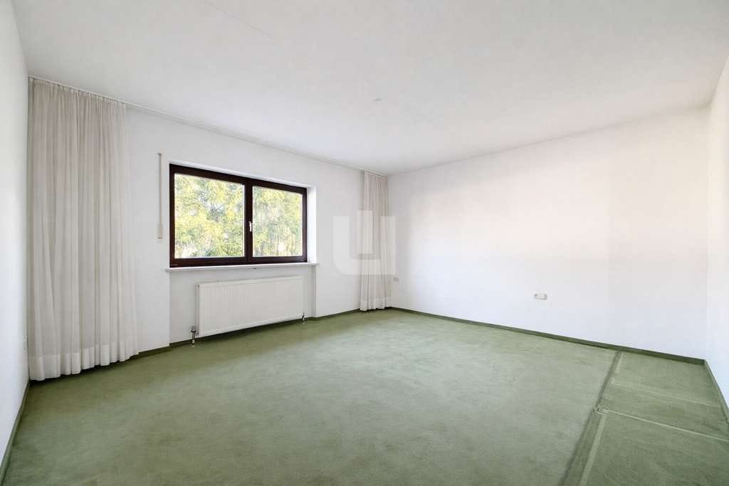 Immobilie in Gröbenzell - WINDISCH IMMOBILIEN - Große DHH mit eingewachsenem Garten und Einliegerwohnung in Gröbenzell-Nord - Bild 2