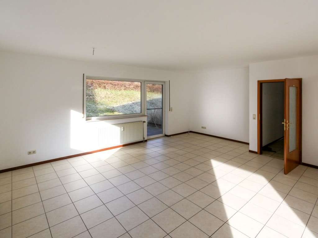 Immobilie in Bad Hersfeld - Gepflegtes Dreifamilienhaus in beliebter Lage von Bad Hersfeld - Kapitalanlage oder Eigennutzung - Bild 3