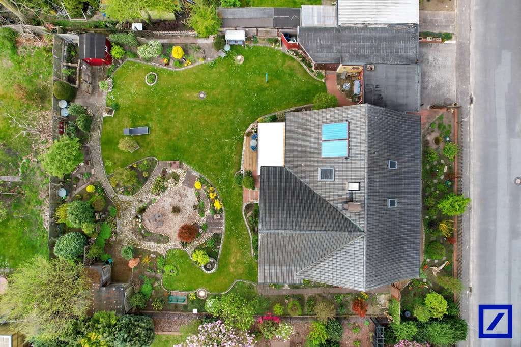 Immobilie in Blender - Einfamilienhaus mit Wohlfühlgarten und vielseitig nutzbarem Obergeschoss
 - Bild 2