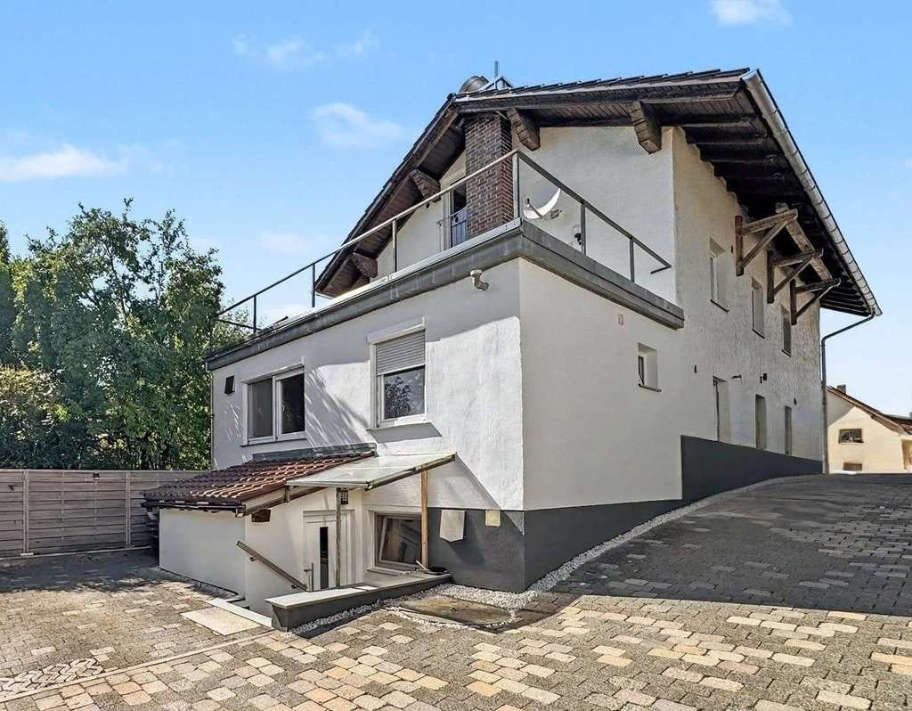 Immobilie in Jandelsbrunn - Clevere Tilgungshilfe: Großzügiges, teilvermietetes Mehrfamilienhaus - Bild 0