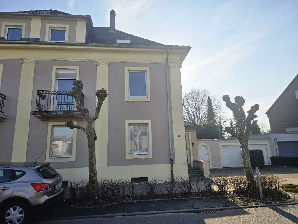 Immobilie in Erkelenz - Zwei Familien-Doppelhaushälften, Mehrgenerationenhaus oder ein Geschäftssitz. - Bild 1