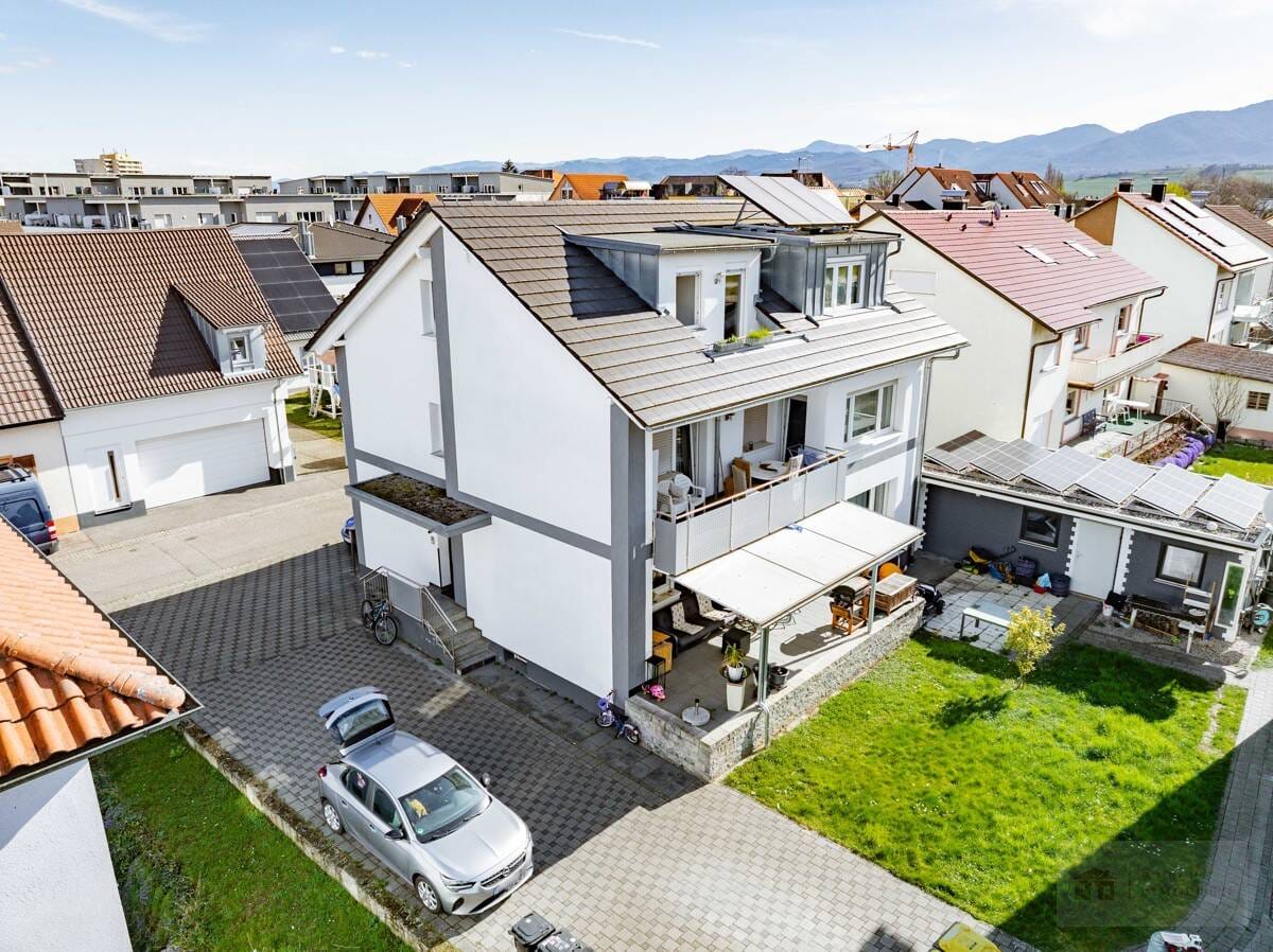Immobilie in Neuenburg am Rhein - Saniertes Mehrfamilienhaus mit 3 Wohneinheiten in zentraler Lage - Bild 0