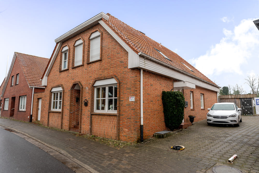 Immobilie in Neuenhaus - Gepflegtes Zweifamilienhaus in zentraler Lage von Veldhausen - Bild 1