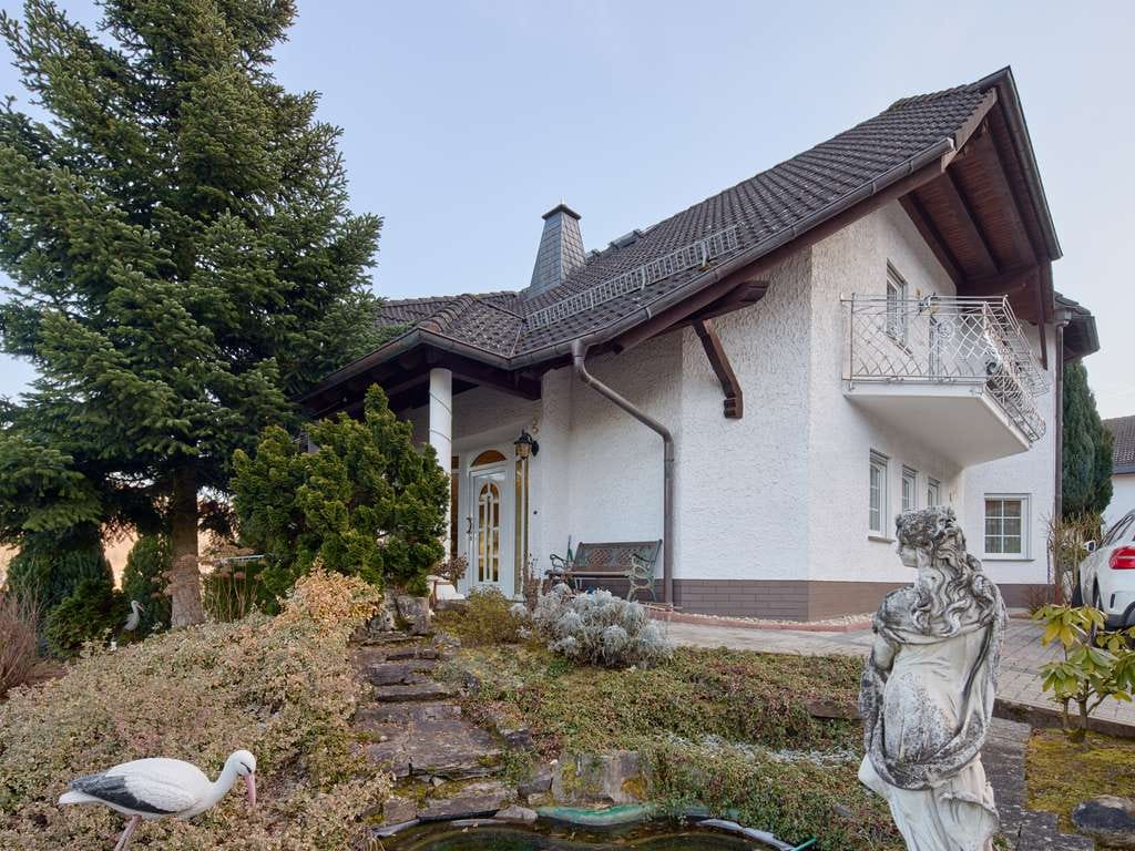 Immobilie in Bad Orb - Repräsentatives Ein- bis Zweifamilienhaus mit gehobener Ausstattung und flexibler Raumstruktur - Bild 3