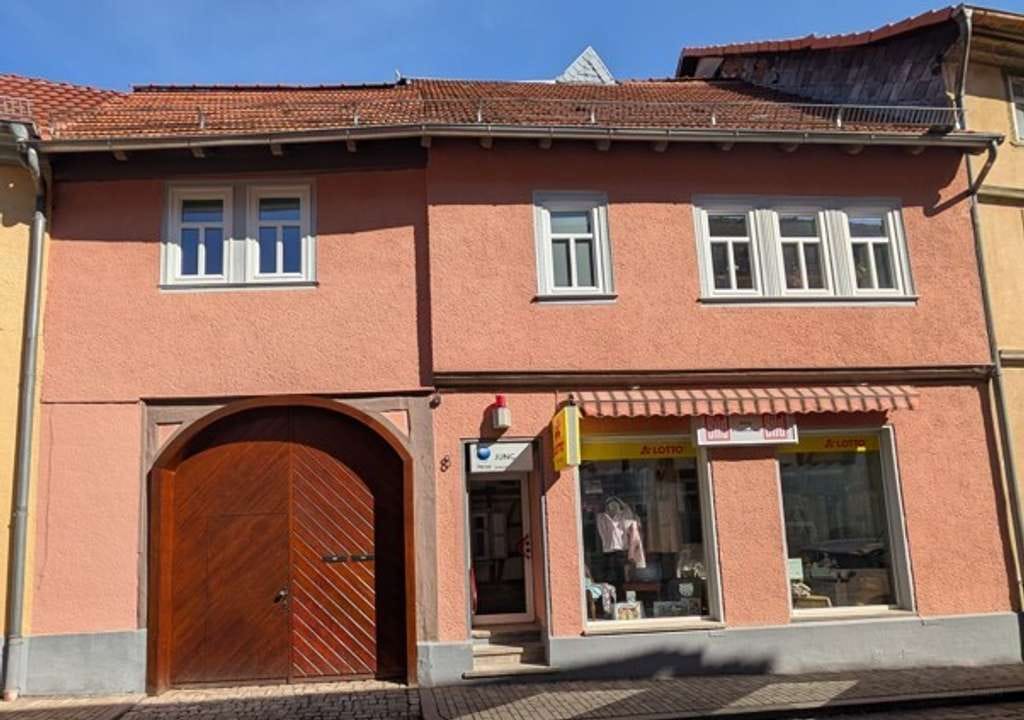 Immobilie in Treffurt - Haus mit bezugsfertiger Wohnung, erweiterbar um 2 Einheiten und Dachausbau - Bild 1
