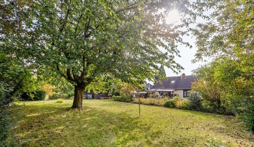 Immobilie in Zornheim - TOP-Lage | Charmantes Einfamilienhaus mit großem Garten - Bild 1