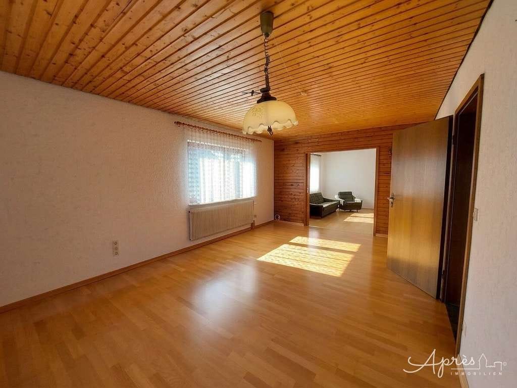 Immobilie in Balgheim - Wo aus Räumen Lieblingsorte werden-Großes Einfamilienhaus mit Einliegerwohnung - Bild 3