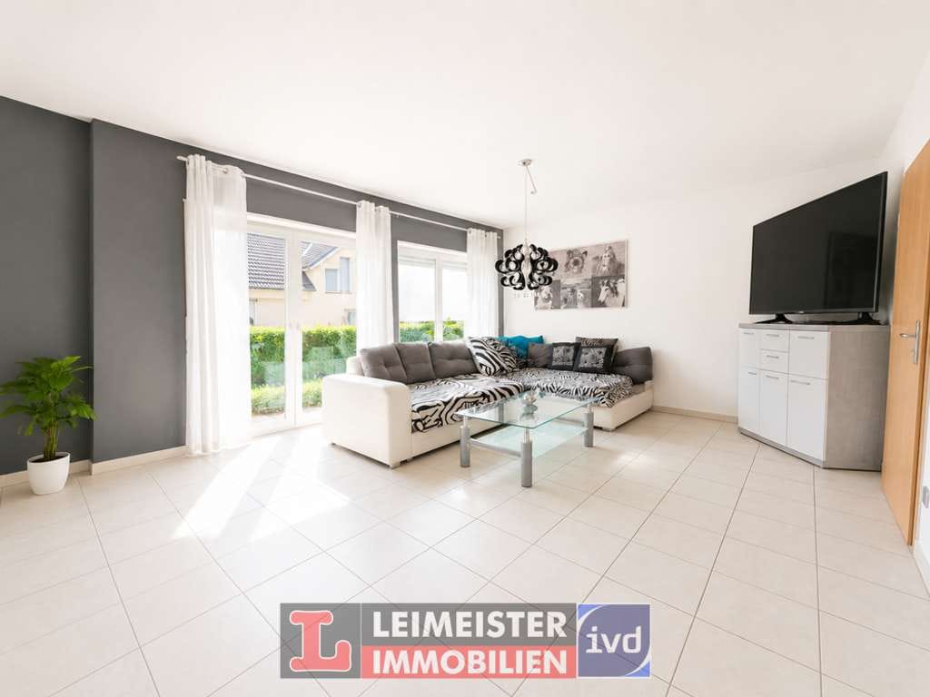 Immobilie in Kleinwallstadt - Familienfreundliche DHH mit *zwei Balkonen, Terrasse und Garage* in Hofstetten - Bild 1