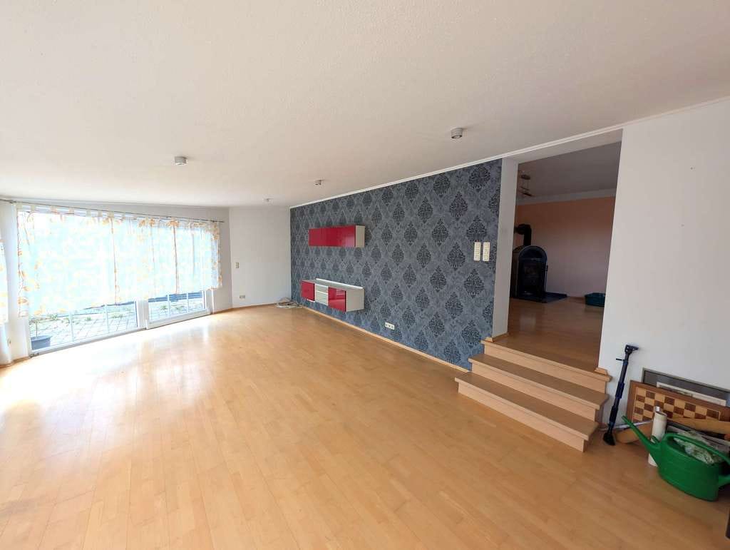 Immobilie in Pocking - Wohnen wie im Einfamilienhaus: Erdgeschosswohnung mit direktem Gartenzugang, Wintergarten & Freisitz - Bild 2