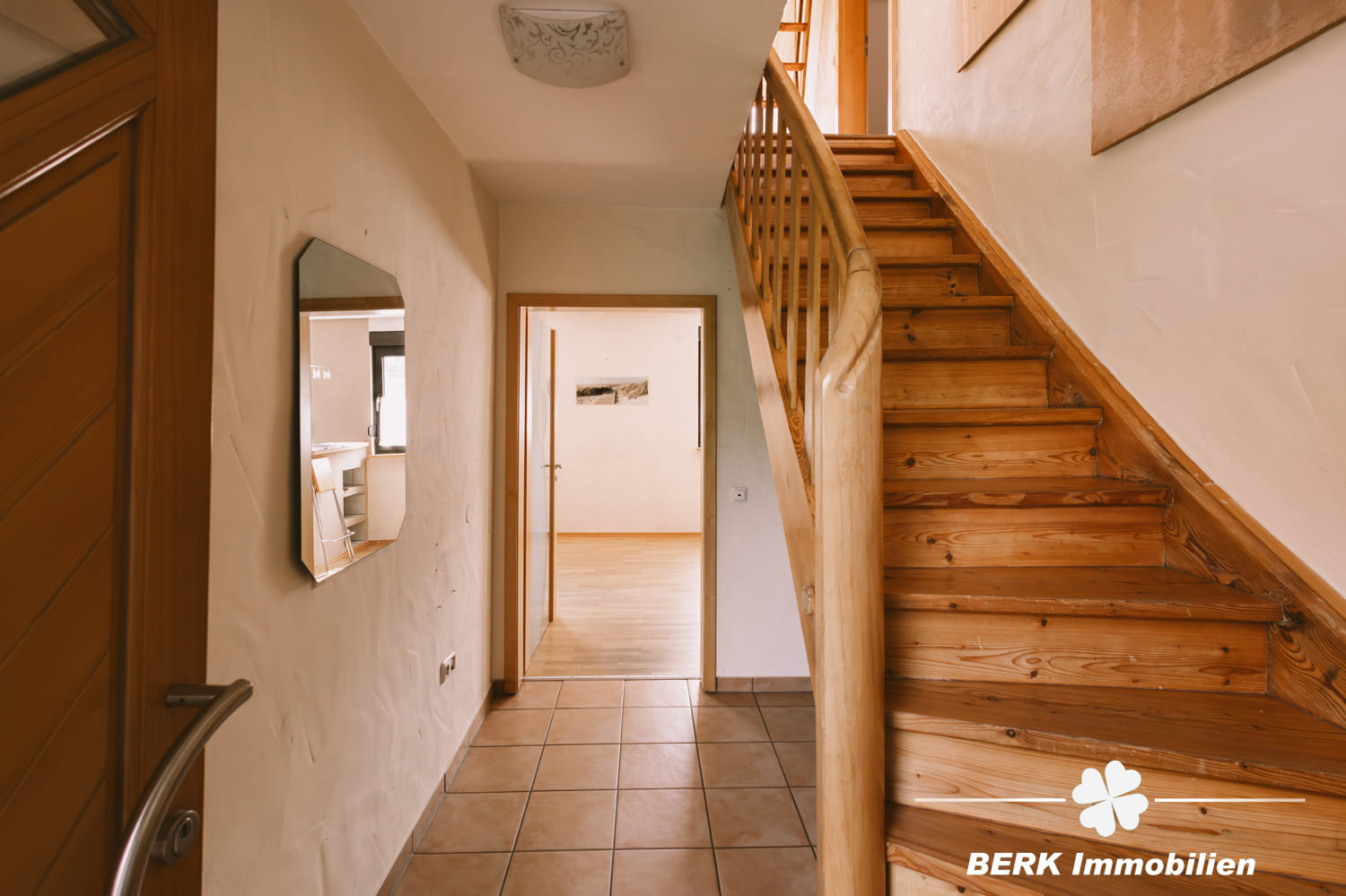 Immobilie in Bessenbach - BERK Immobilien - Wohnen mit Charme und großzügigem Raumangebot in Keilberg - Bild 3