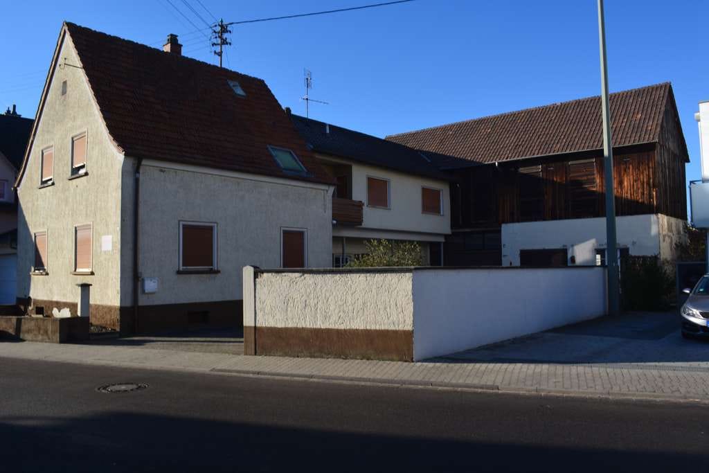 Immobilie in Kuhardt - 8-Zimmer Einfamilienhaus in Kuhardt mit Garten - Bild 0
