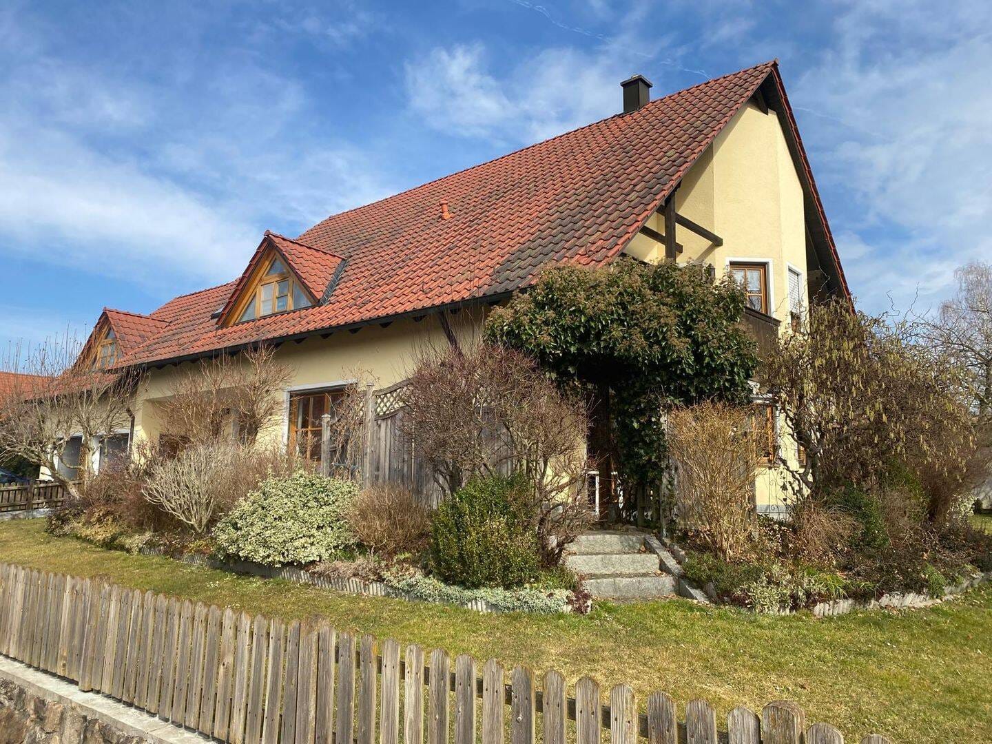 Immobilie in Freihung - Familienfreundliches Haus mit 7 Zimmern in Freihung - Bild 0