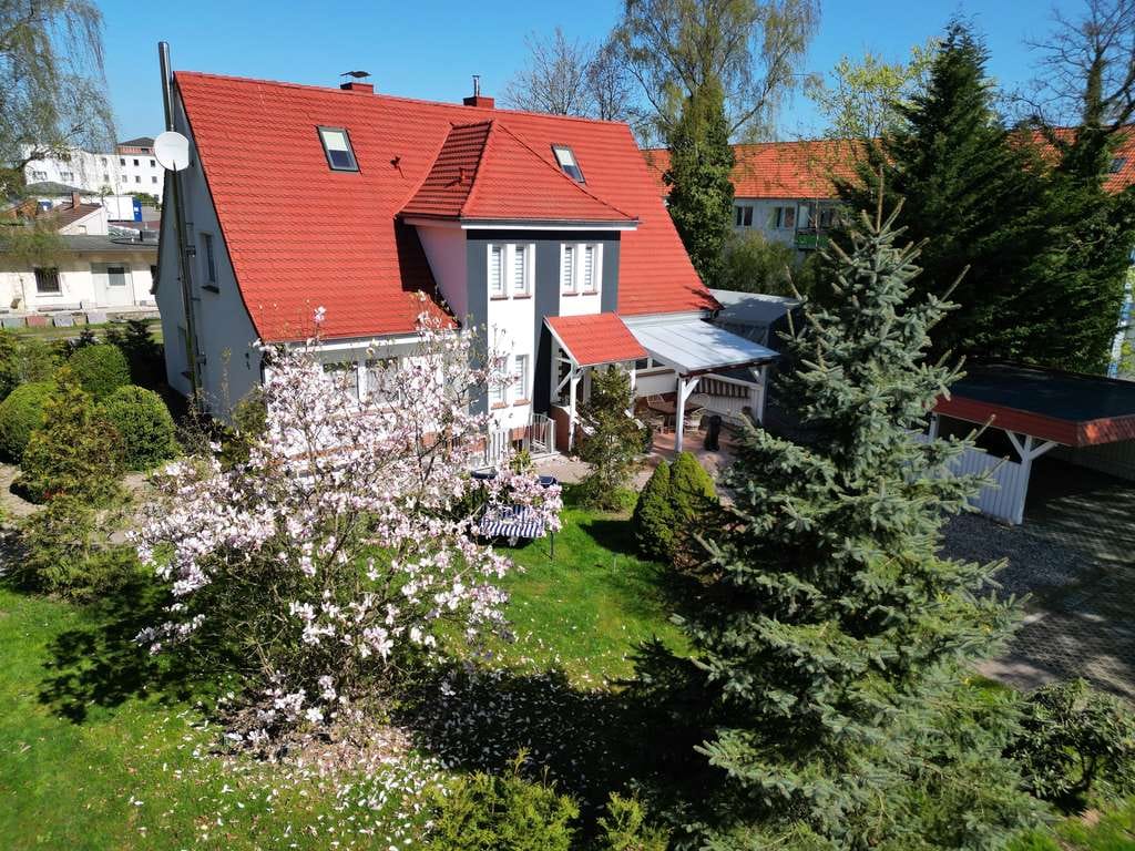 Immobilie in Bützow - Repräsentatives Wohnhaus mit historischem Charme und großem Grundstück - Bild 0
