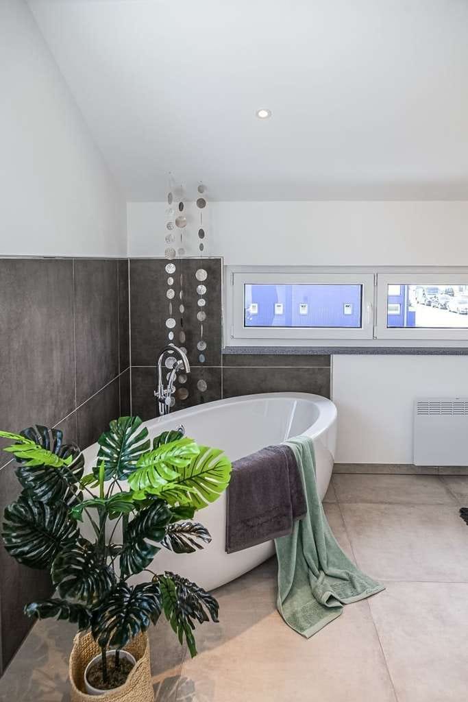 Immobilie in Rietheim-Weilheim - Moderne Planung ganz nach ihren Träumen und Wünschen - Einfamilienhaus in Rietheim-Weilheim mit Grun - Bild 4