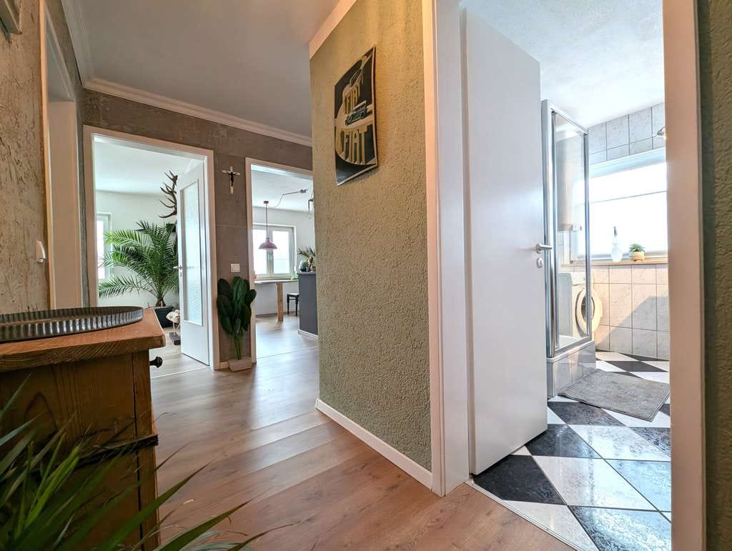Immobilie in Dietenheim - sonnige 3,5 Zimmer inkl. Balkon*1 Garage + 2 PKW-Stellplätze bezugsfrei! - Bild 3