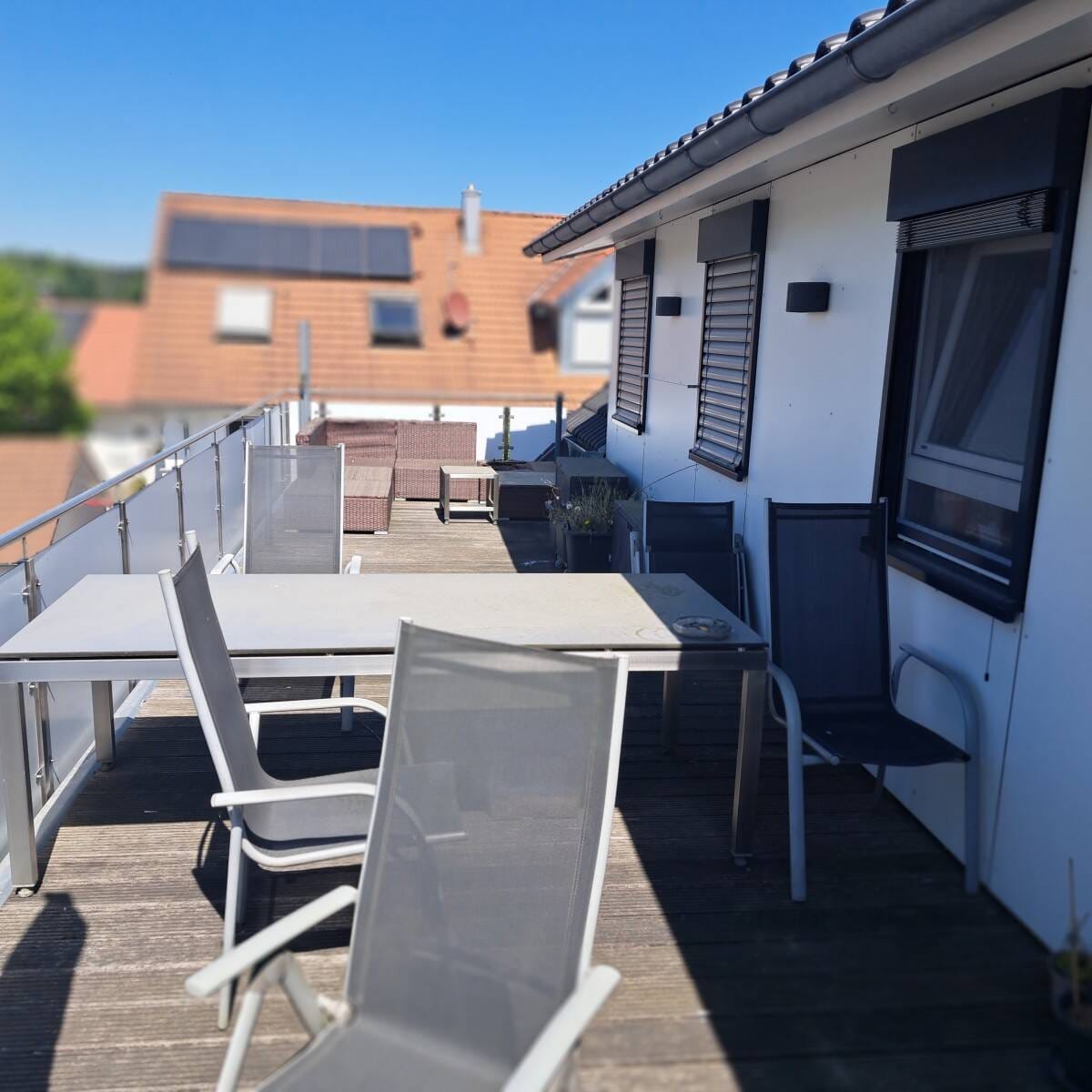 Immobilie in Meckenbeuren - Großes Zweifamilienhaus mit idyllischem Grundstück in Meckenbeuren - Ortsteil - Bild 1