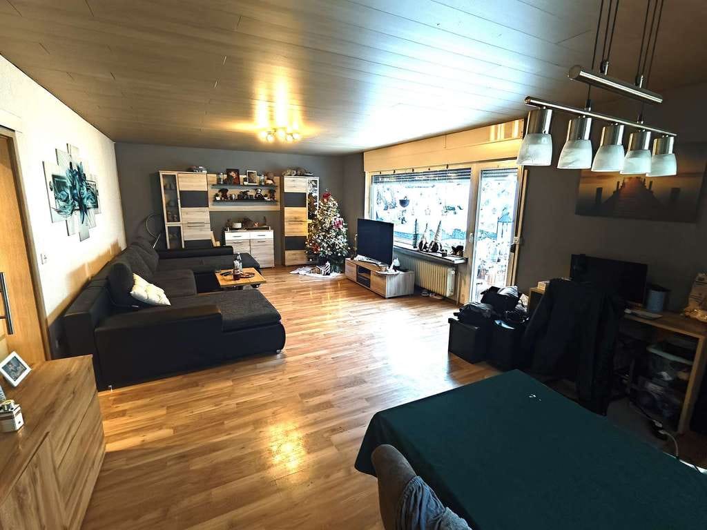Immobilie in Hilchenbach - Günstiges Haus (als ETW) mit Ausbaureserve, Nähe Stadtmitte - Bild 2
