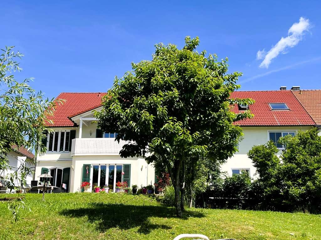 Immobilie in Hilgertshausen-Tandern - Hochwertiges Wohnensemble mit zusätzlichem Nebenhaus – Wohnen, Arbeiten und Mieteinnahmen vereint - Bild 1