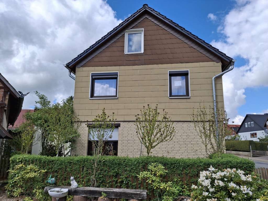 Immobilie in Lehre - Haus mit 220 m² Wfl.,  aufgeteilt in 2 Wohnungen je 110 m², Flechtorf hat sehr gute Infrastruktur, - Bild 1