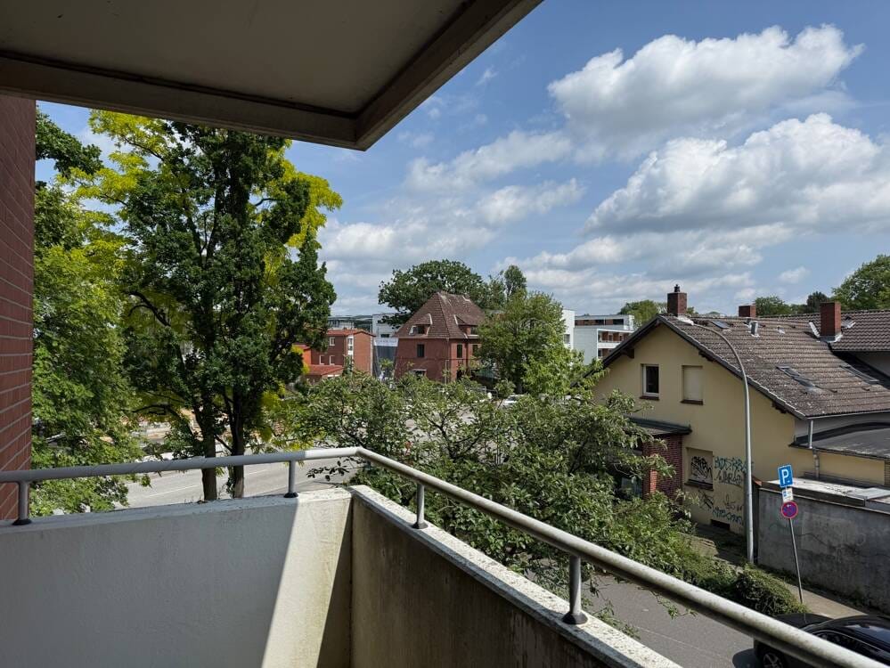Immobilie in Wedel - Arbeiten oder Wohnen? Praxisräume, Bürofläche oder doch einfach 5-Zimmer-ETW mit 2  Balkonen? - Bild 0