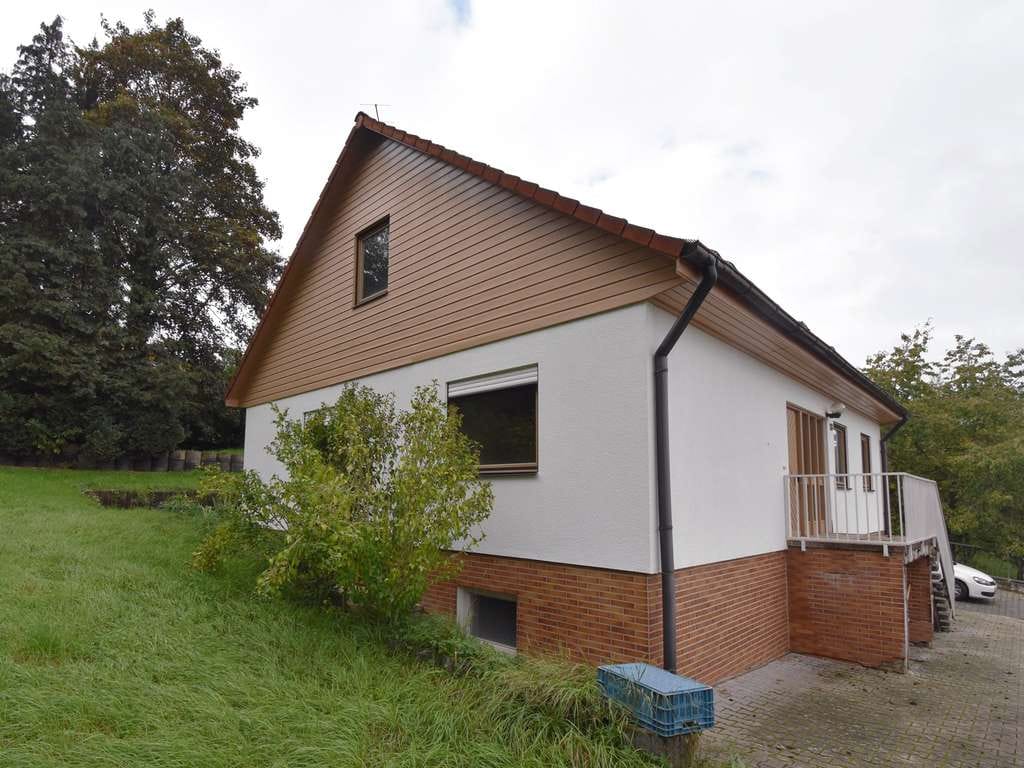 Immobilie in Wilhelmsdorf - Flexibles Ein- bis Zweifamilienhaus mit Doppelgarage & Bauplatzreserve in Wilhelmsdorf - Bild 3