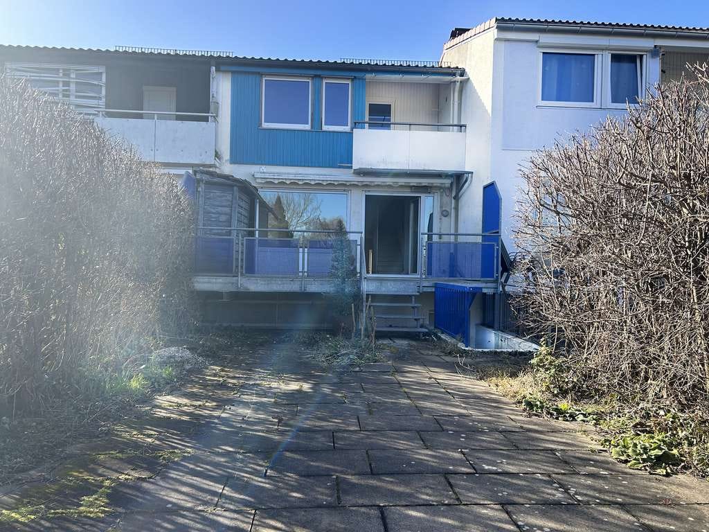 Immobilie in Dettingen unter Teck - Wohntraum für die junge Familie – Reihenmittelhaus  Dettinger Guckenrain - Bild 2
