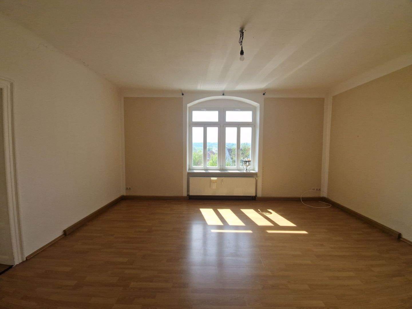 Immobilie in Lommatzsch - Historische Villa als exklusives Drei-Familienhaus auf parkähnlichem Grundstück - Bild 3
