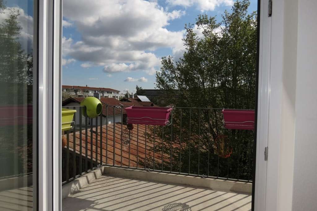 Immobilie in Neubiberg - Erbpacht eine clevere Alternative, sehr helle DG-Wohnung mit Süd-Terrasse, Ostbalkon, Lift  - Bild 3
