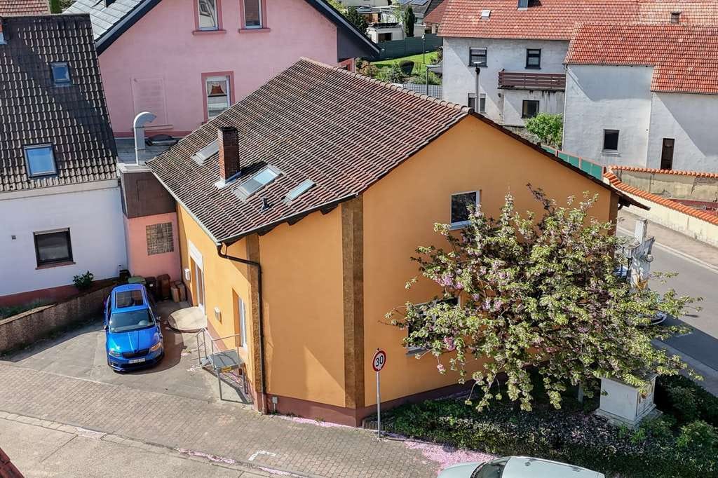 Immobilie in Rheinzabern - Rheinzabern: Gewerbeeinheit im EG, vermietete Wohnung im DG, kein Garten - Bild 1