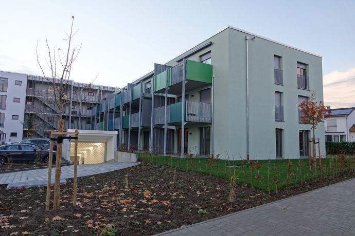 Immobilie in Bad Windsheim - Altersgerechte 2-Zimmer-Wohnung mit Gartenanteil und Tiefgaragenstellplatz - Bild 0